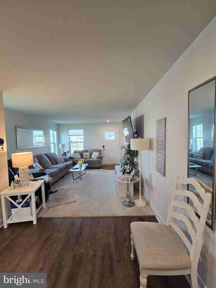 107 Dunster St - Photo 6 of 25
