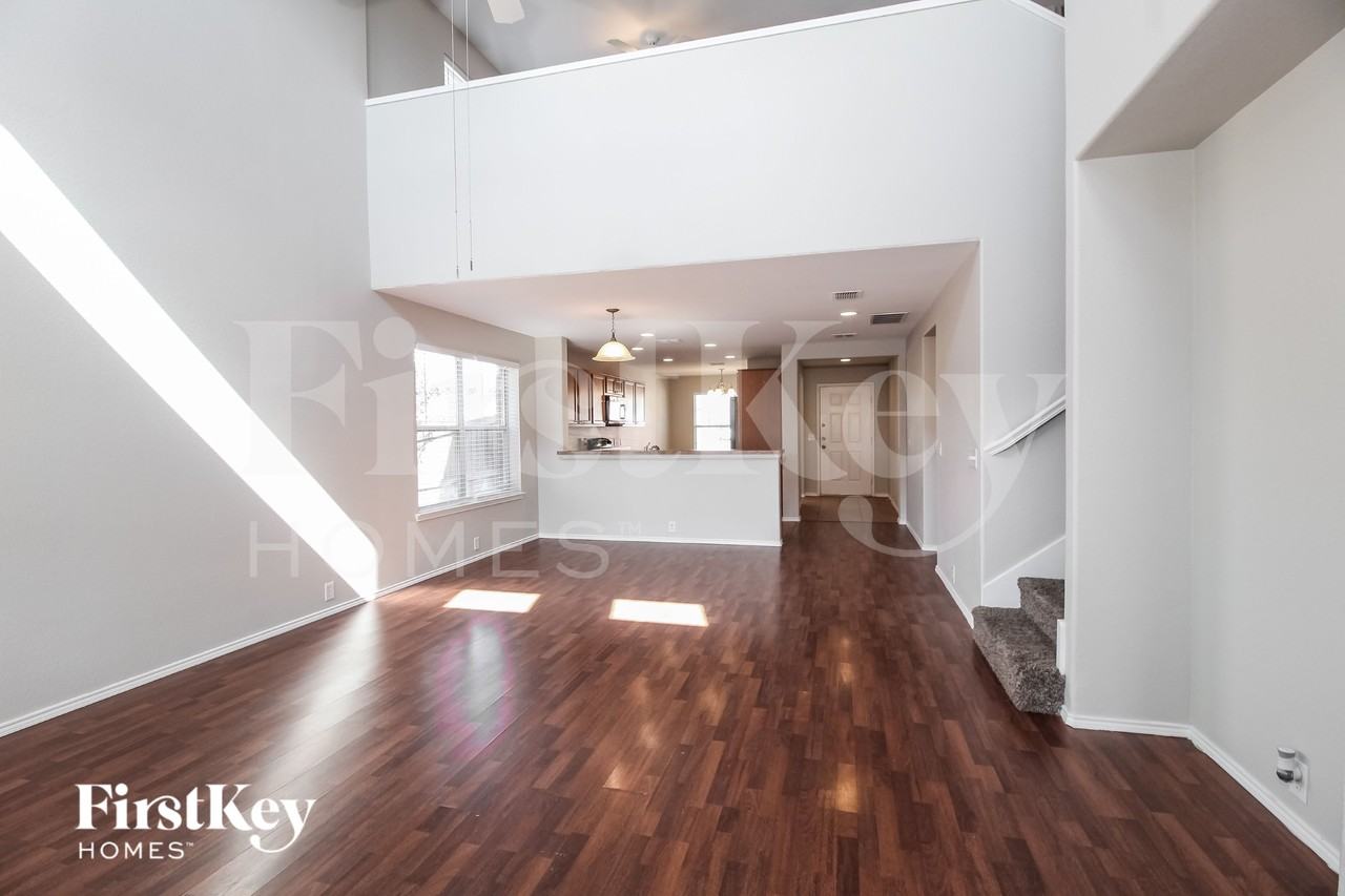 4500 Chris Dr - Photo 4 of 16