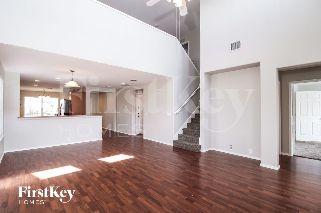 4500 Chris Dr - Photo 5 of 16