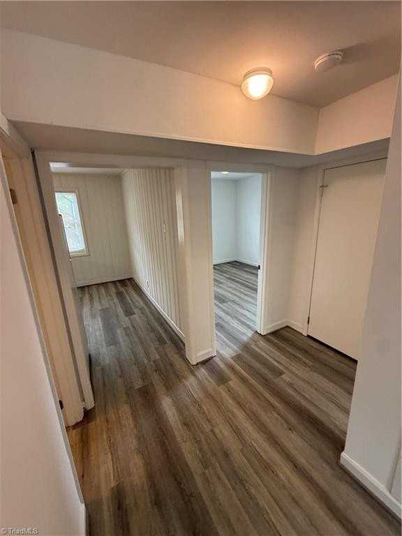 513 S Green St #C - Photo 5 of 9