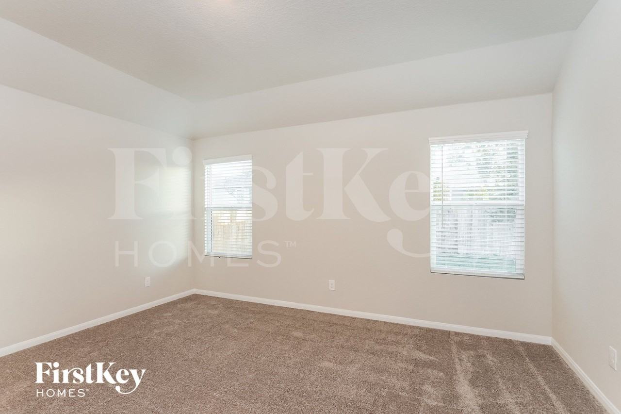 15007 Maskette Ave - Photo 7 of 15