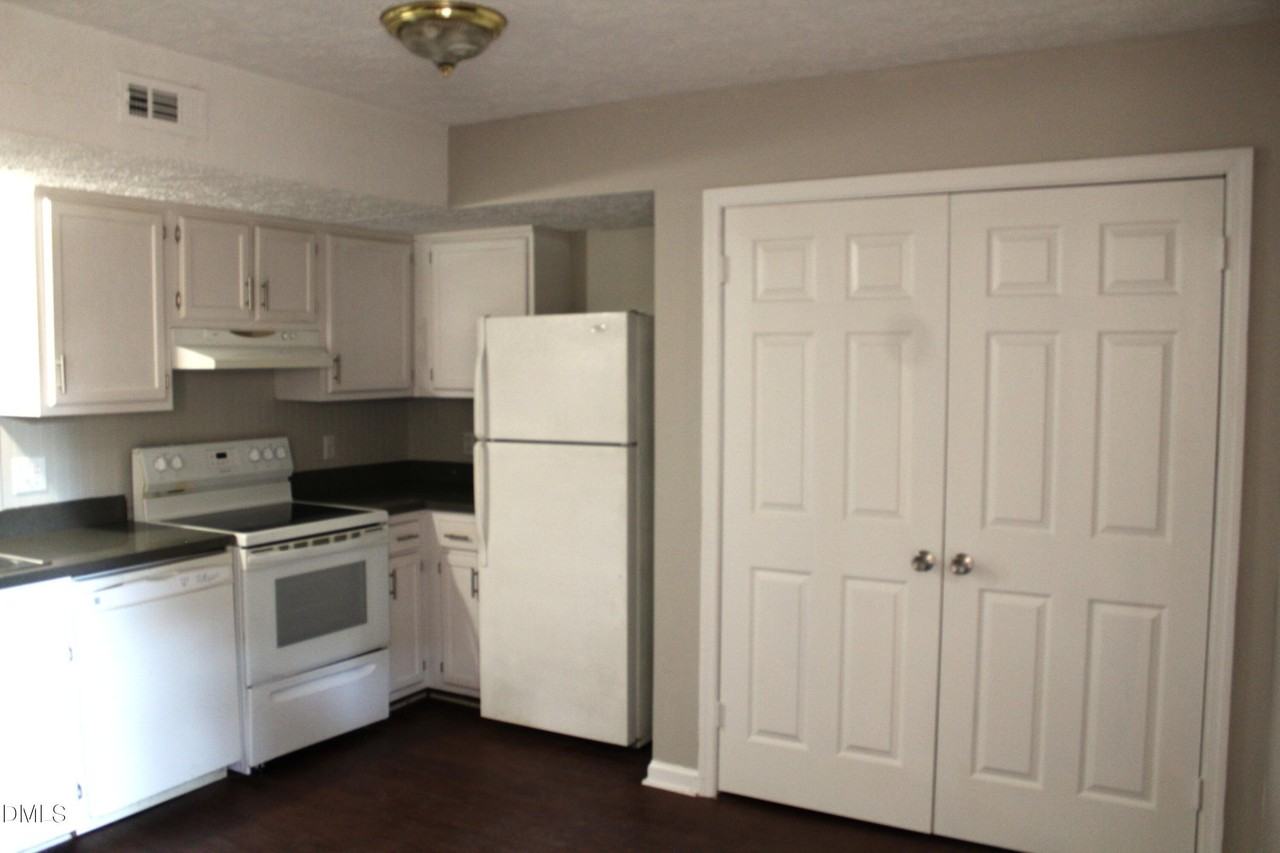 2706 Big Oak St - Photo 6 of 11