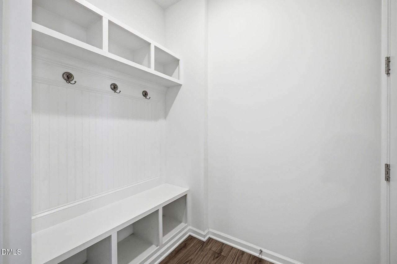 1405 Matisse Dr - Photo 6 of 38