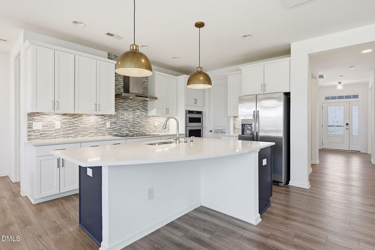 1405 Matisse Dr - Photo 7 of 38