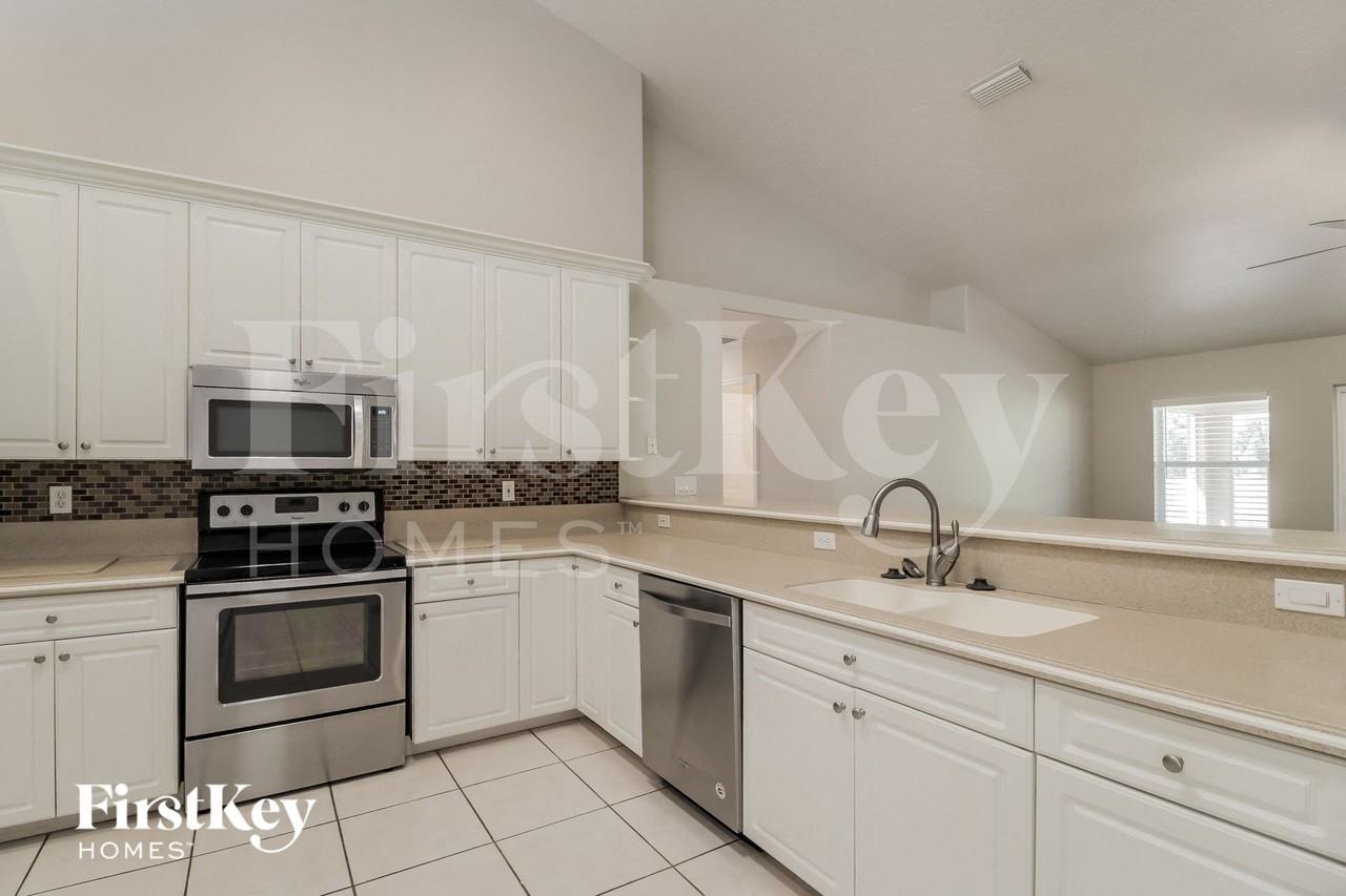 660 Wild Flower St - Photo 6 of 15
