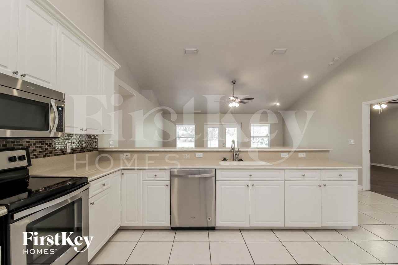 660 Wild Flower St - Photo 7 of 15