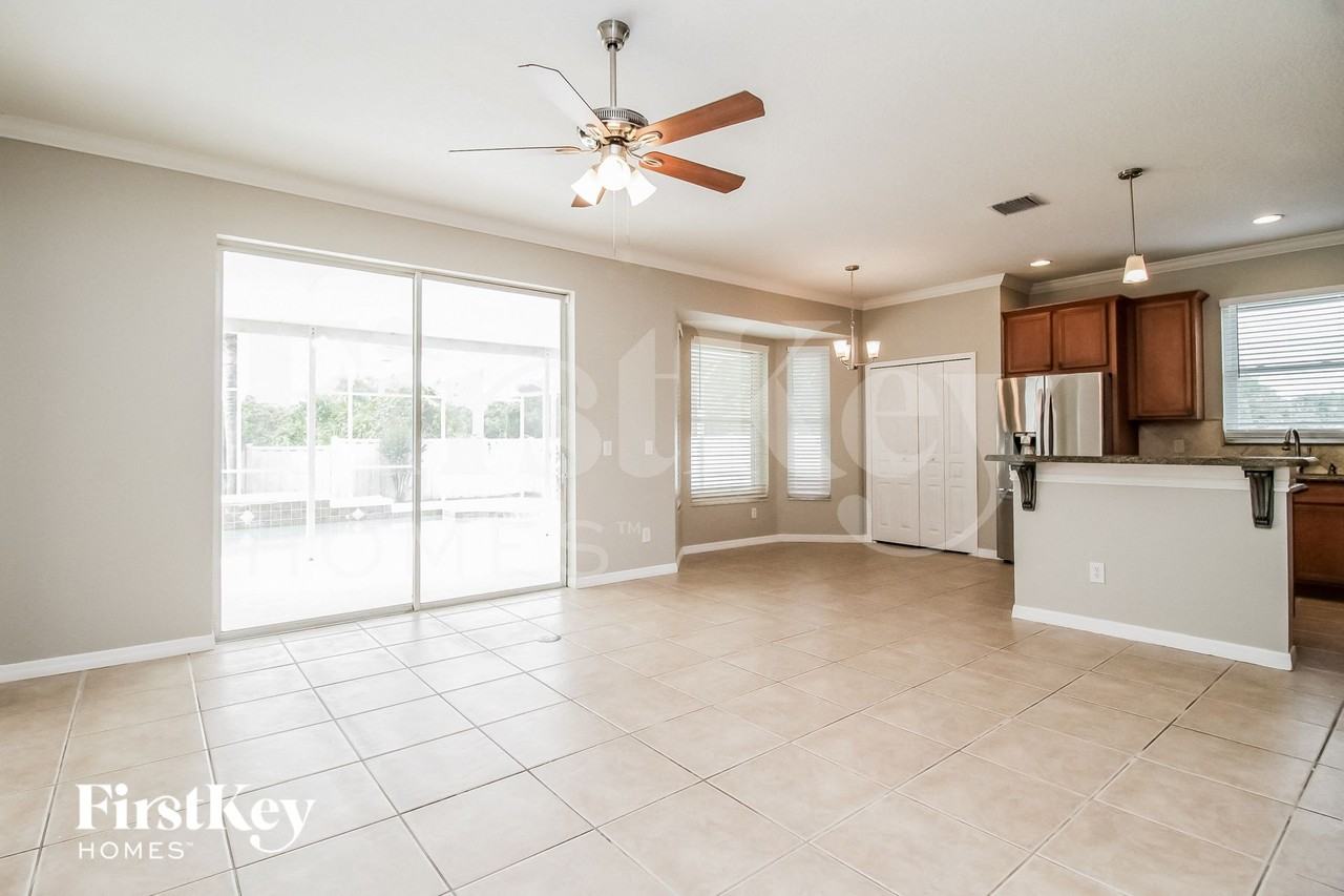 483 Sycamore Springs St - Photo 4 of 15