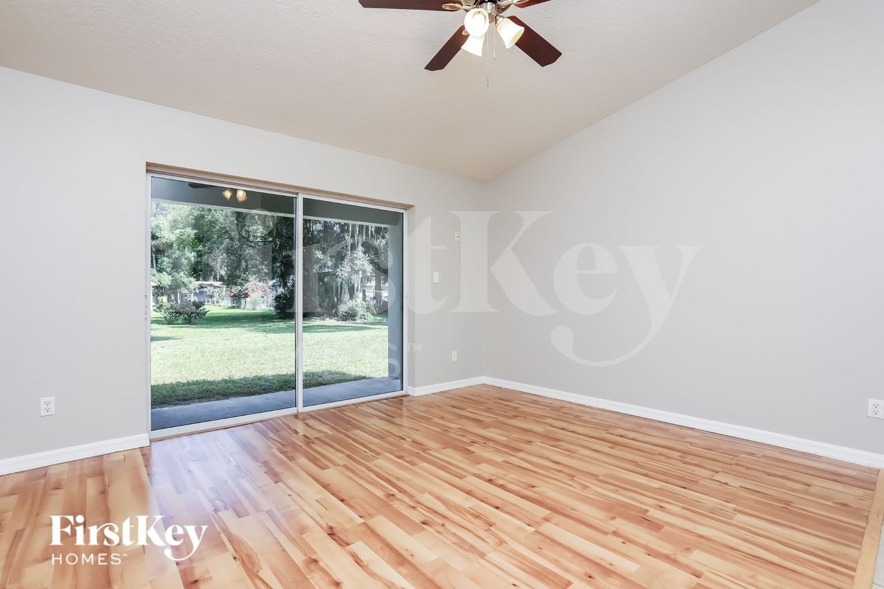 709 Grant Ave - Photo 3 of 16