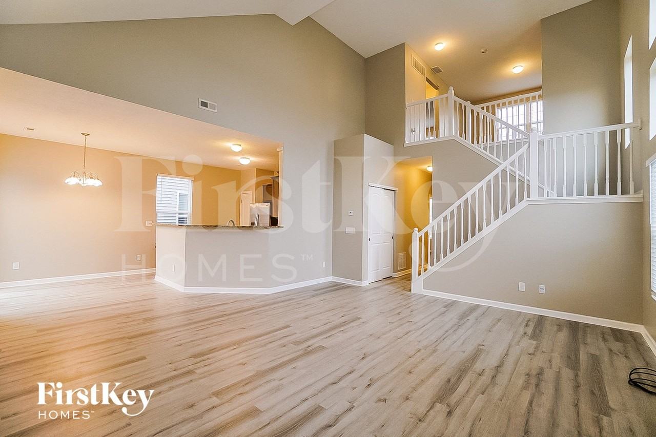 5679 Battle Creek Way - Photo 4 of 15