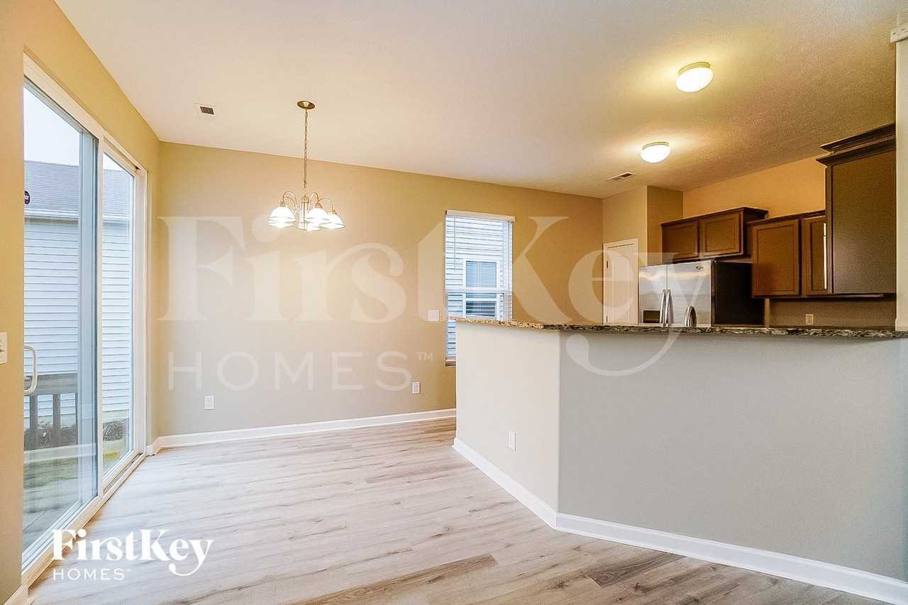 5679 Battle Creek Way - Photo 5 of 15
