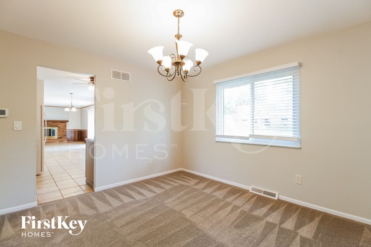 7073 Bridges Rd - Photo 4 of 15