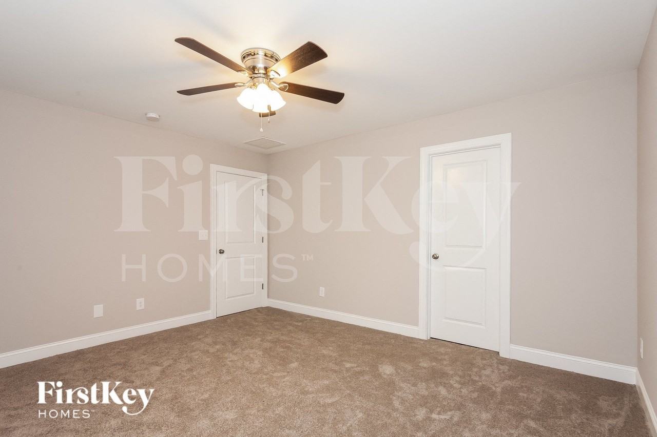 907 Victoria Ave - Photo 7 of 15