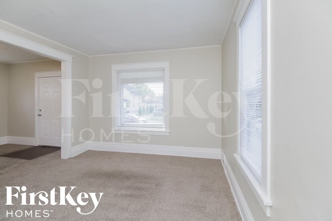 804 Fulton St - Photo 2 of 14