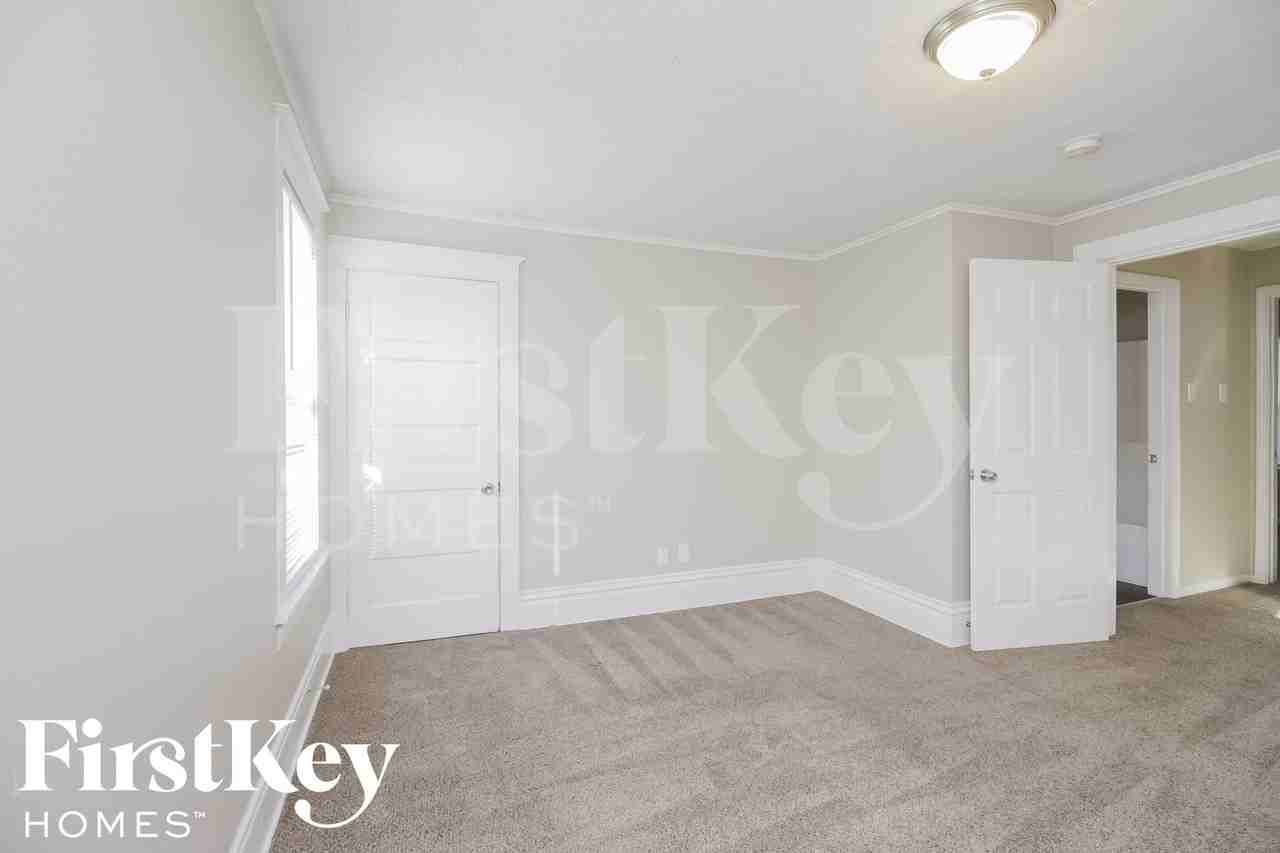 804 Fulton St - Photo 6 of 14