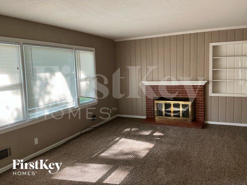 7607 Arlington Ave - Photo 4 of 12
