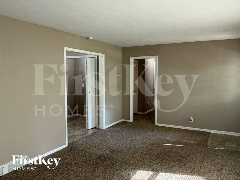7607 Arlington Ave - Photo 5 of 12
