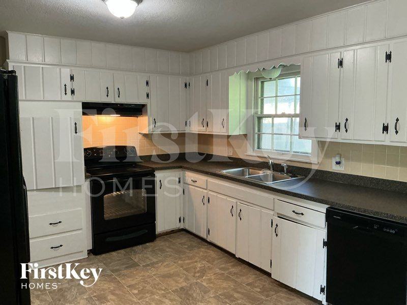 7607 Arlington Ave - Photo 7 of 12