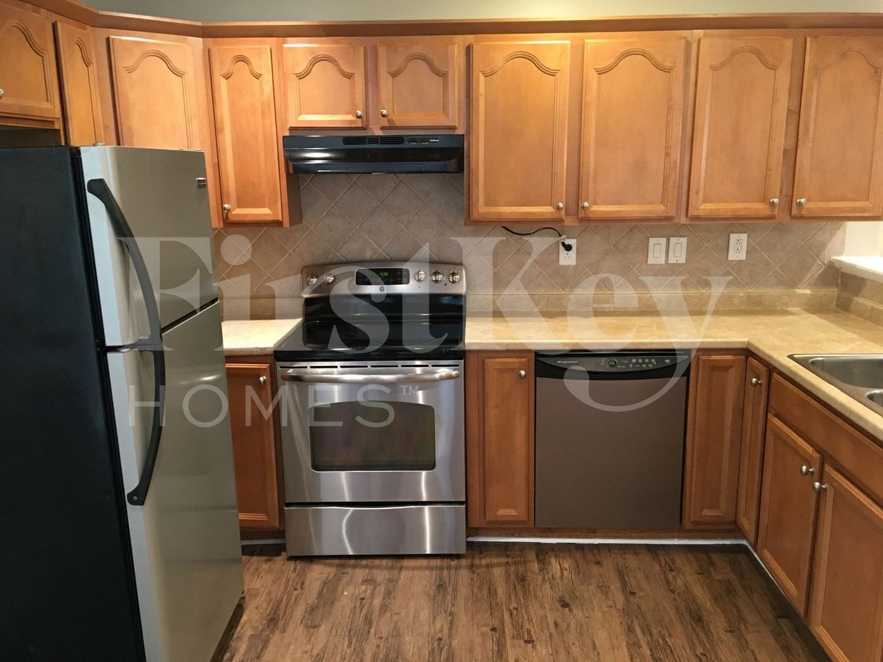 3393 Woods Dr - Photo 4 of 22