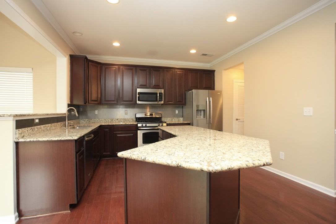 3009 Fallondale Rd - Photo 2 of 24
