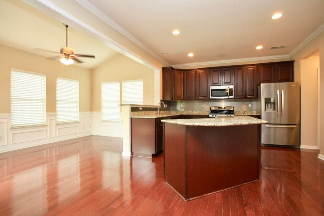 3009 Fallondale Rd - Photo 4 of 24