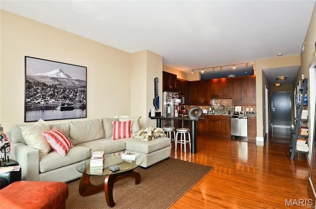 9 N Euclid Ave #301 - Photo 5 of 12