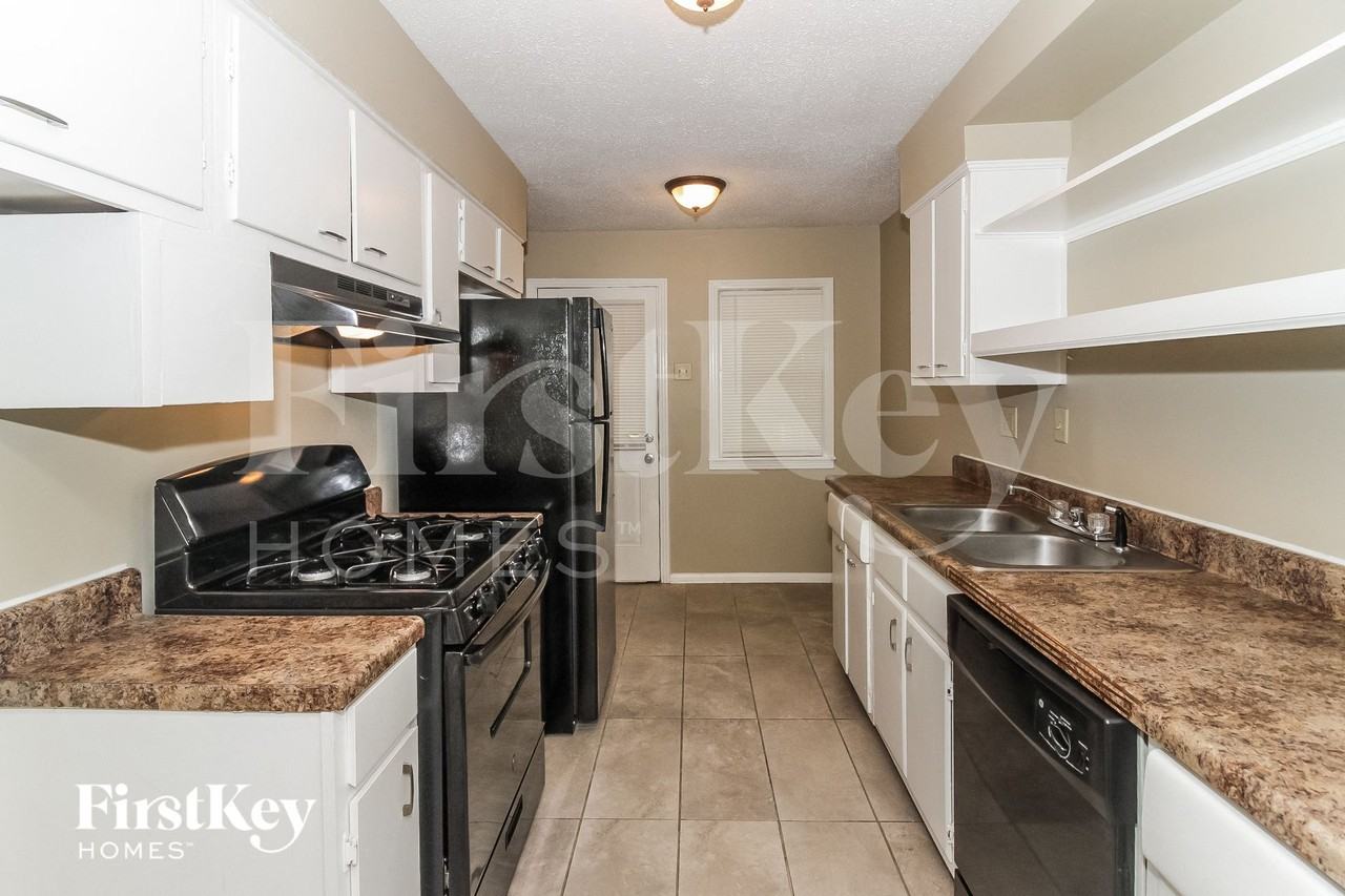 1347 Wilbec Rd - Photo 4 of 15