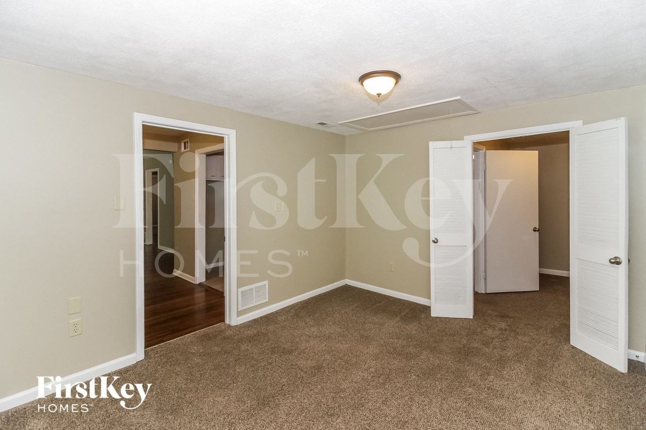 1347 Wilbec Rd - Photo 6 of 15