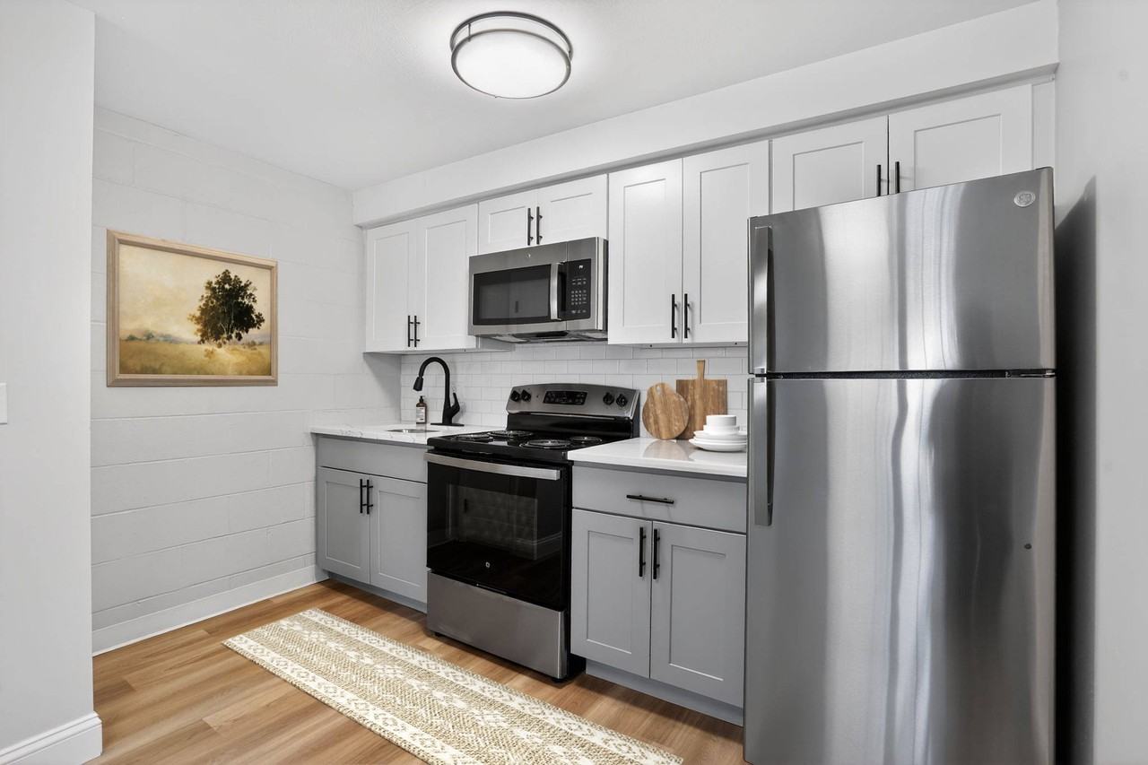 Eagle Rock Apartments at Nashua - Photo 2 of 19