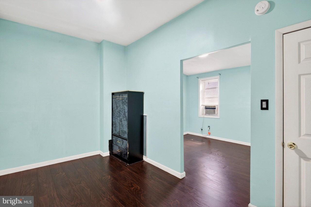 2245 E Fayette St - Photo 3 of 32