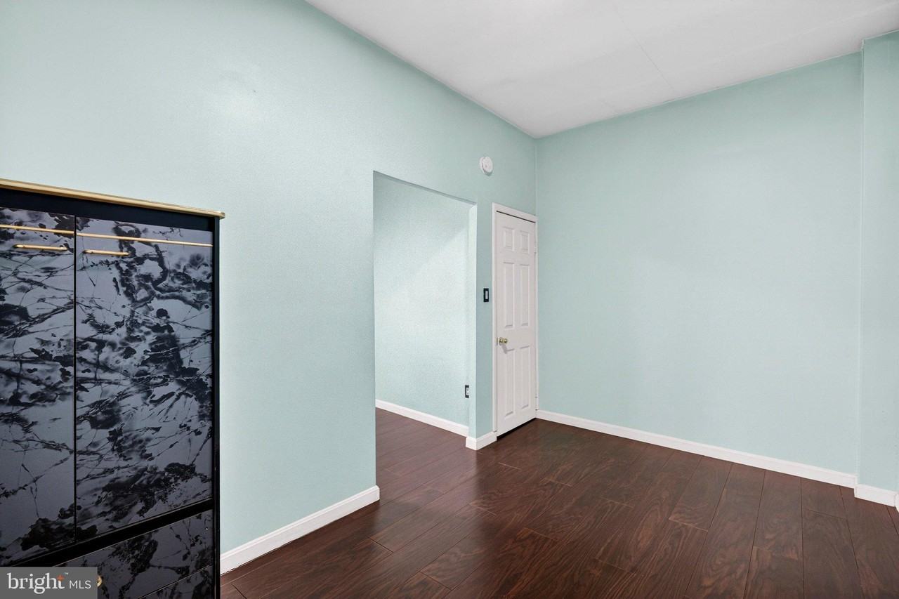 2245 E Fayette St - Photo 4 of 32