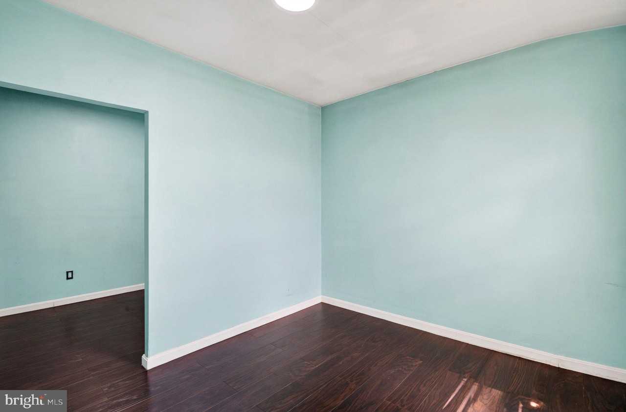 2245 E Fayette St - Photo 5 of 32