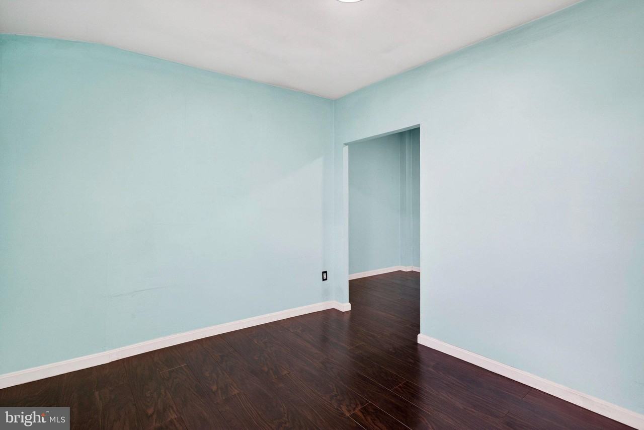 2245 E Fayette St - Photo 6 of 32