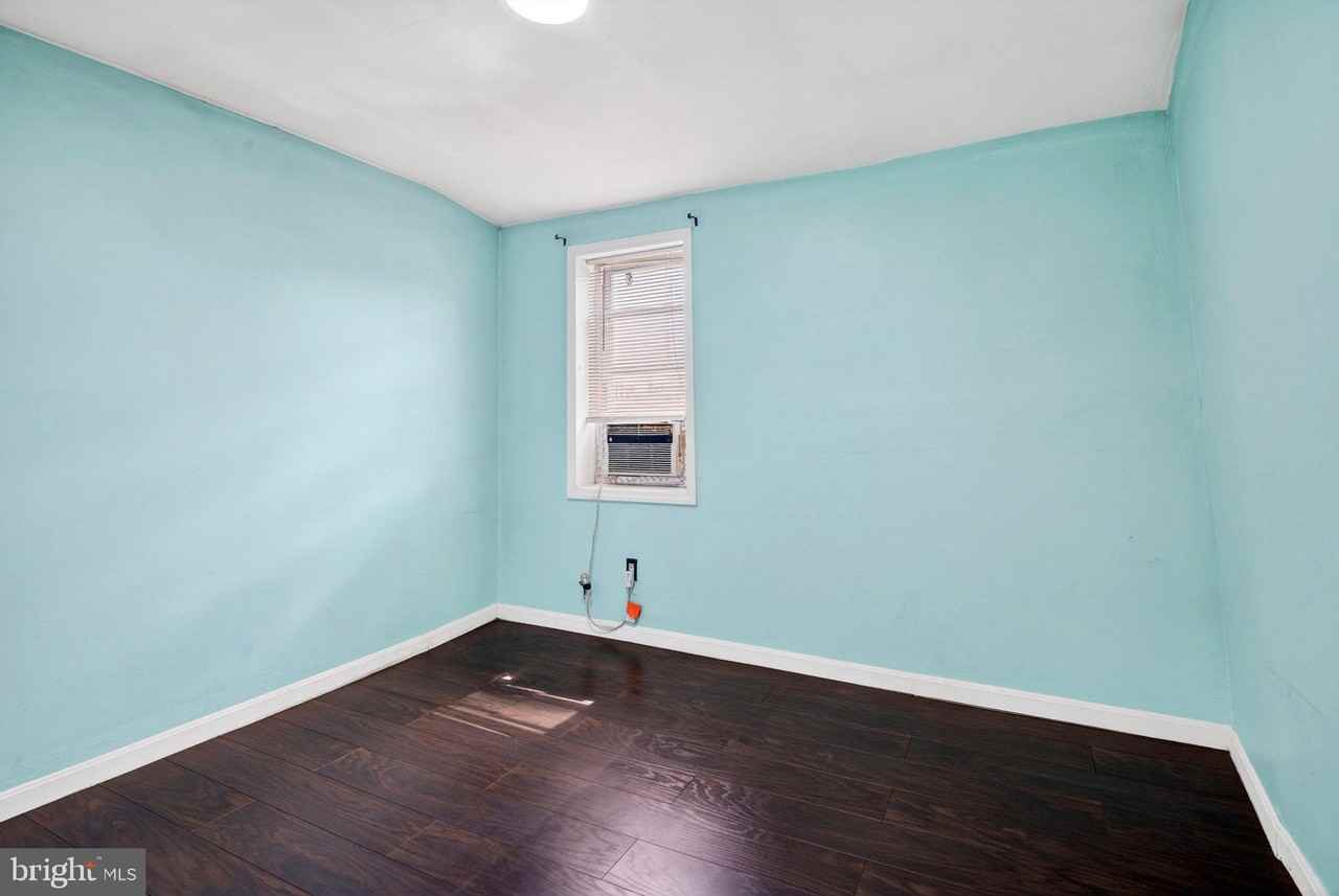 2245 E Fayette St - Photo 7 of 32
