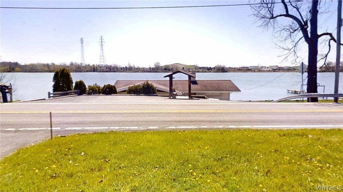 1894 E River Rd - Photo 3 of 35