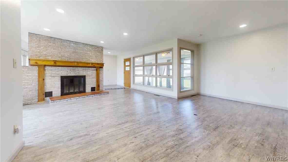 1894 E River Rd - Photo 7 of 35