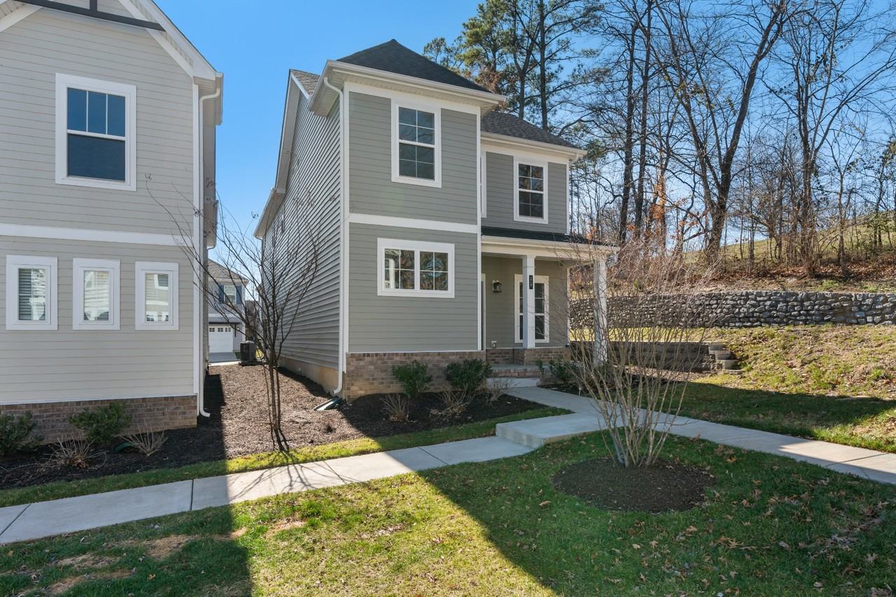 1727 Fenway Loop - Photo 2 of 22