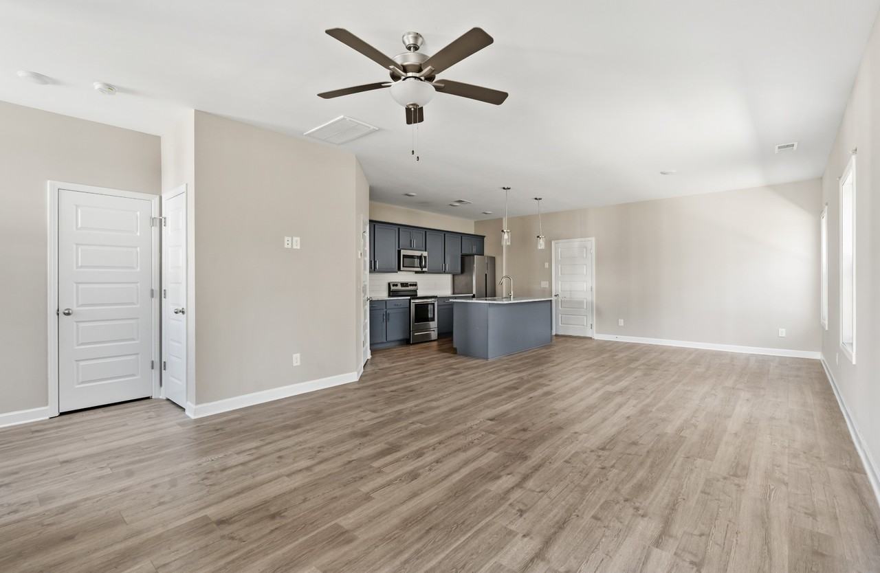 1727 Fenway Loop - Photo 5 of 22