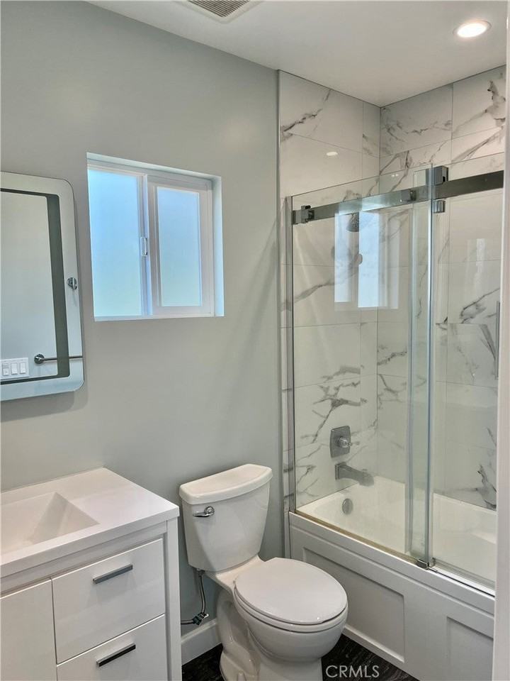 11021 Whitegate Ave - Photo 3 of 28