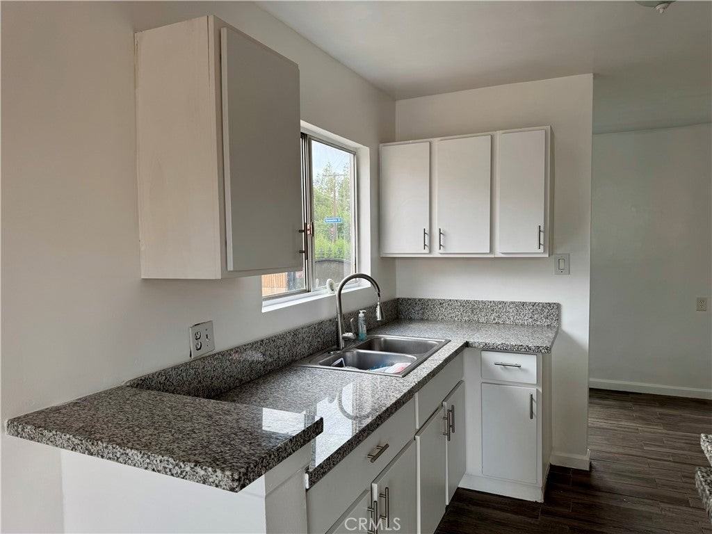 16041 Devonshire St - Photo 5 of 14