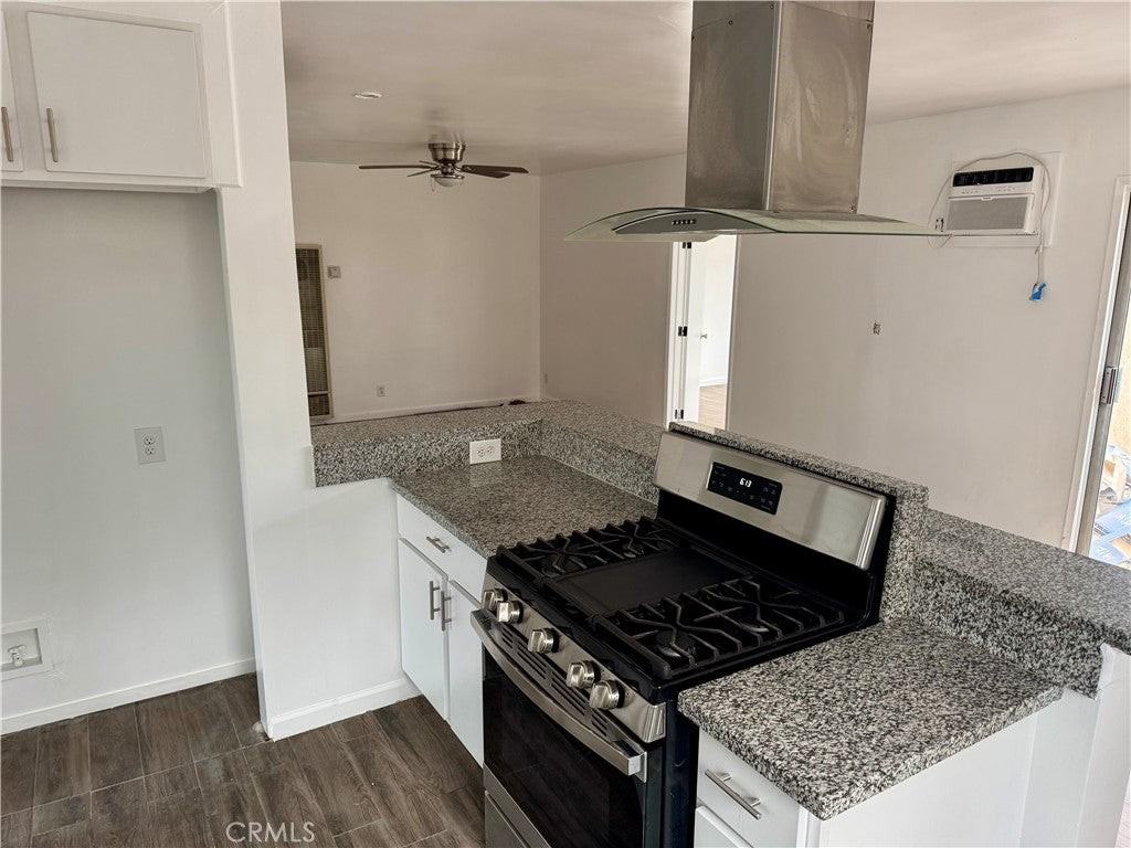 16041 Devonshire St - Photo 6 of 14