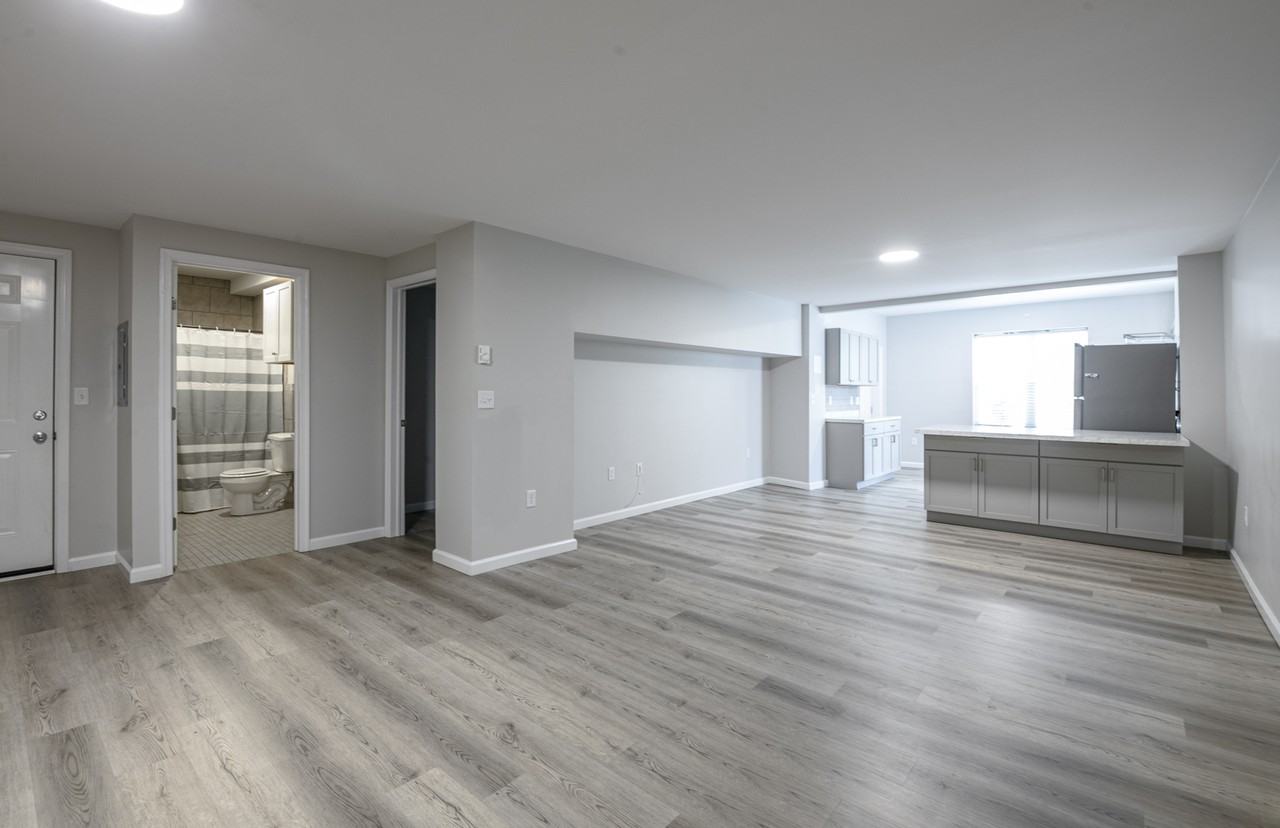 419 Woodward St - Photo 3 of 11