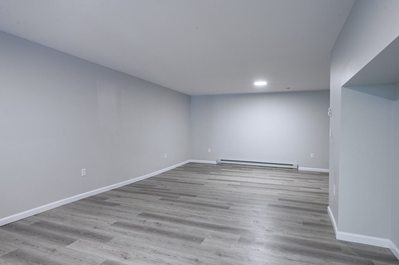 419 Woodward St - Photo 4 of 11