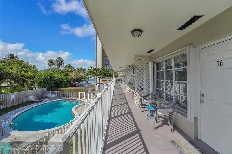 2501 N Ocean Blvd - Photo 4 of 34