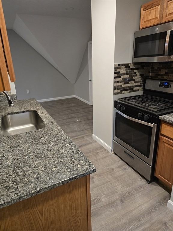 1185 Warren Ave ##3 - Photo 4 of 9