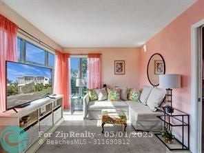 1115 Se 14th Pl - Photo 7 of 28