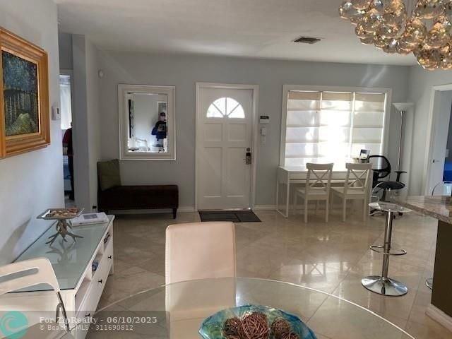 1434 Ne 16th Ave - Photo 3 of 16
