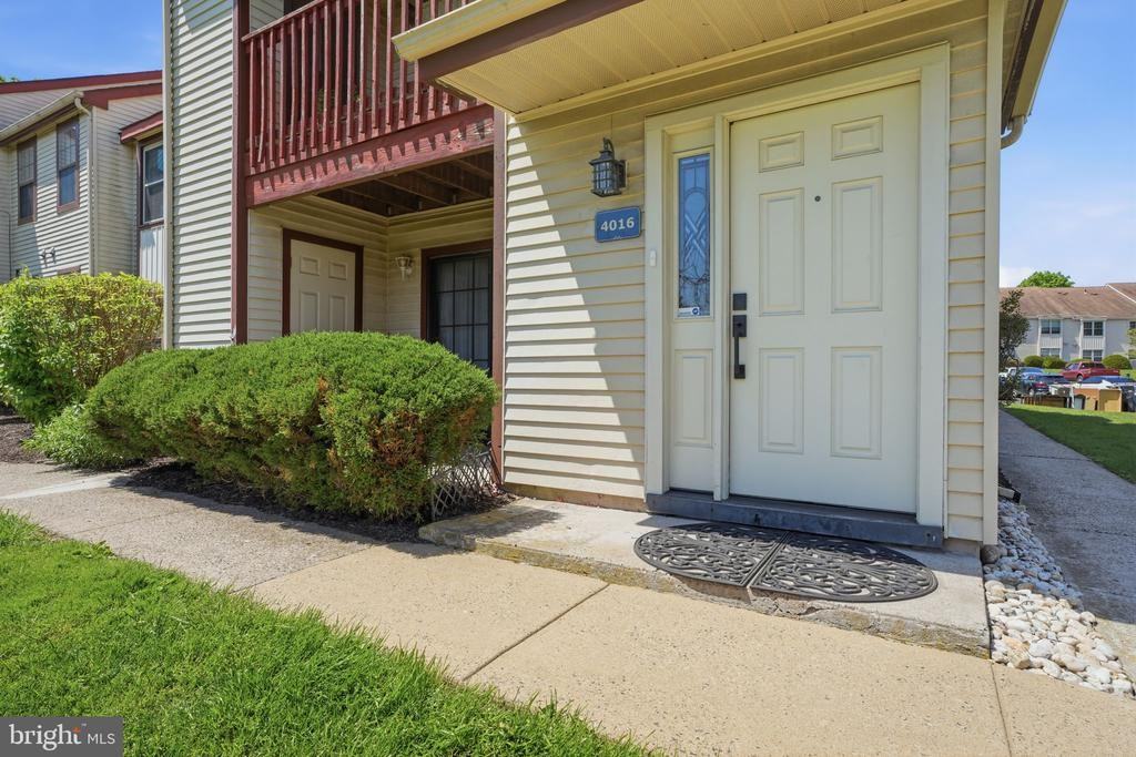 4016 Barry Ct - Photo 3 of 37