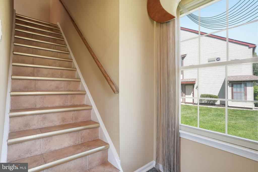 4016 Barry Ct - Photo 4 of 37