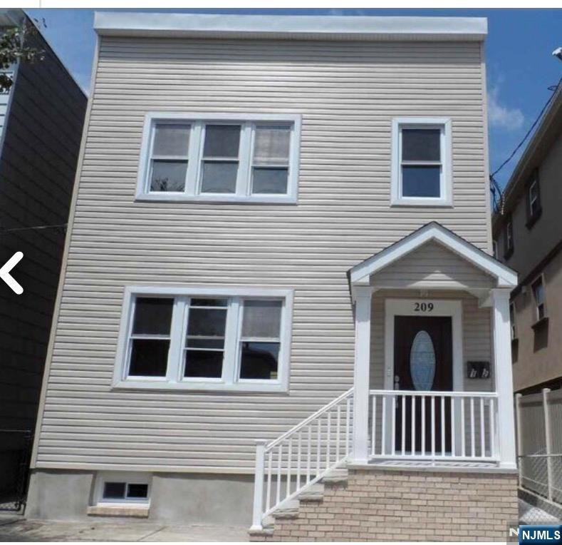 209 Avenue F ##2