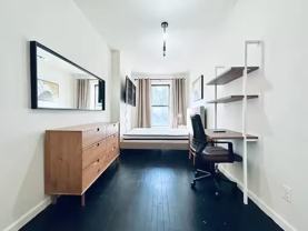 Private Bedroom in 4 Bedroom/1 Bathroom Home - Photo 1 of 1